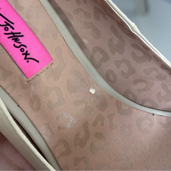BETSEY JOHNSON CORINN PLATFORM PUMP WOMENS BONE LEATHER Size 7 1/2 - Picture 8 of 8